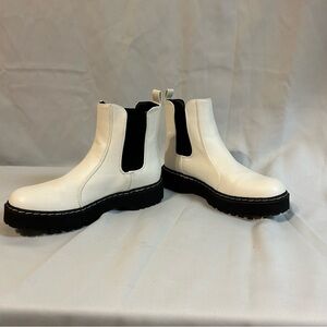 Sincerely Jules White and Black Chelsea Ankle Boots- size 8.5